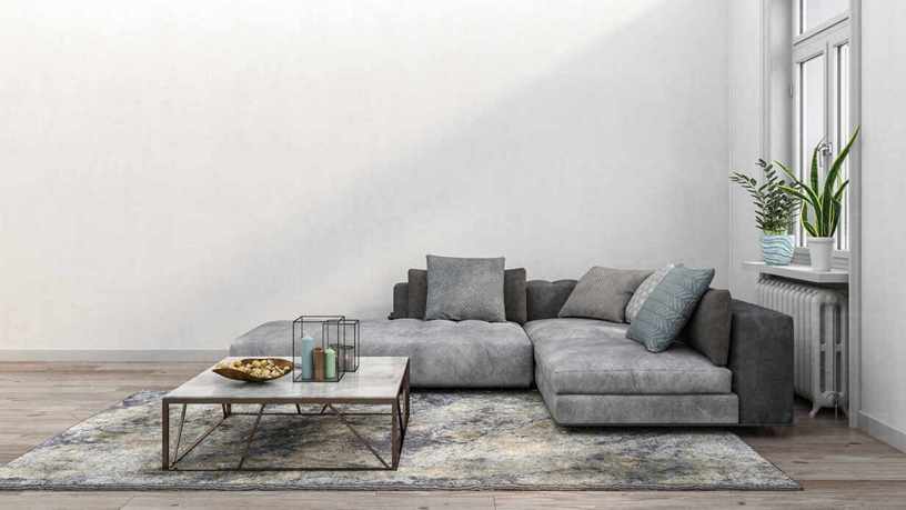 Серый диван в интерьере 