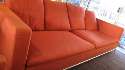 Куда деть старый диван при переезде в новое жильё? 